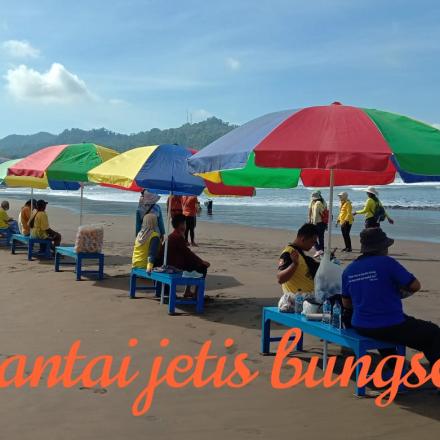 Album : PANTAI BUNGSO JETIS