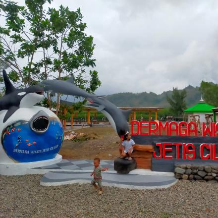 Album : ICON DERMAGA