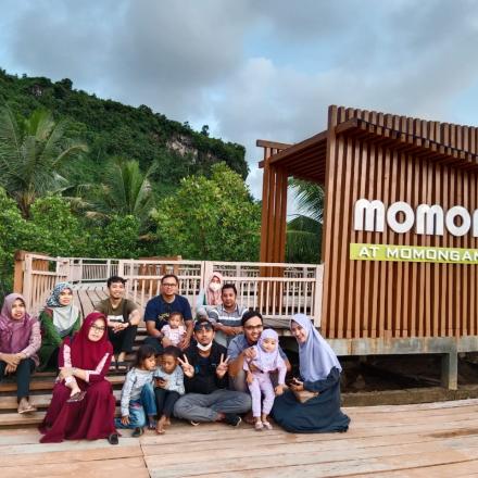 Album : Pulau momongan
